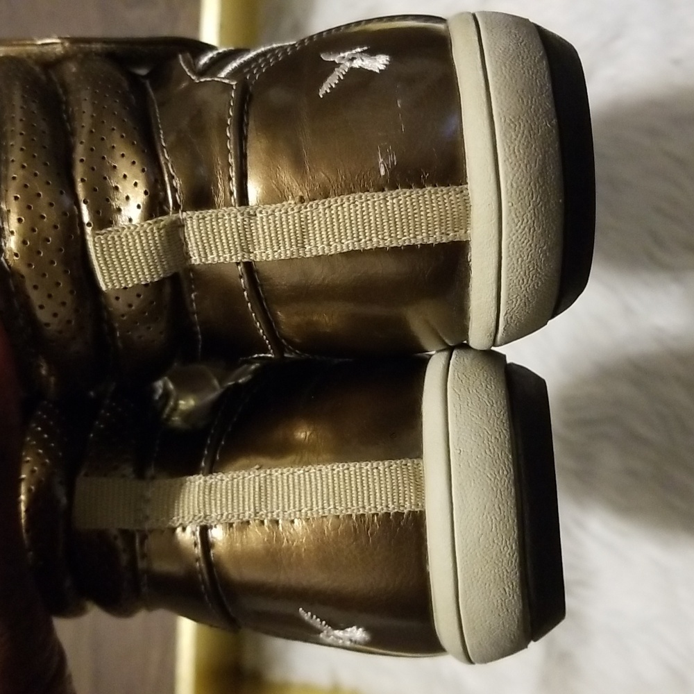 Chinese Laundry Bronze Sneakers Size 10 - Picture 4 of 6